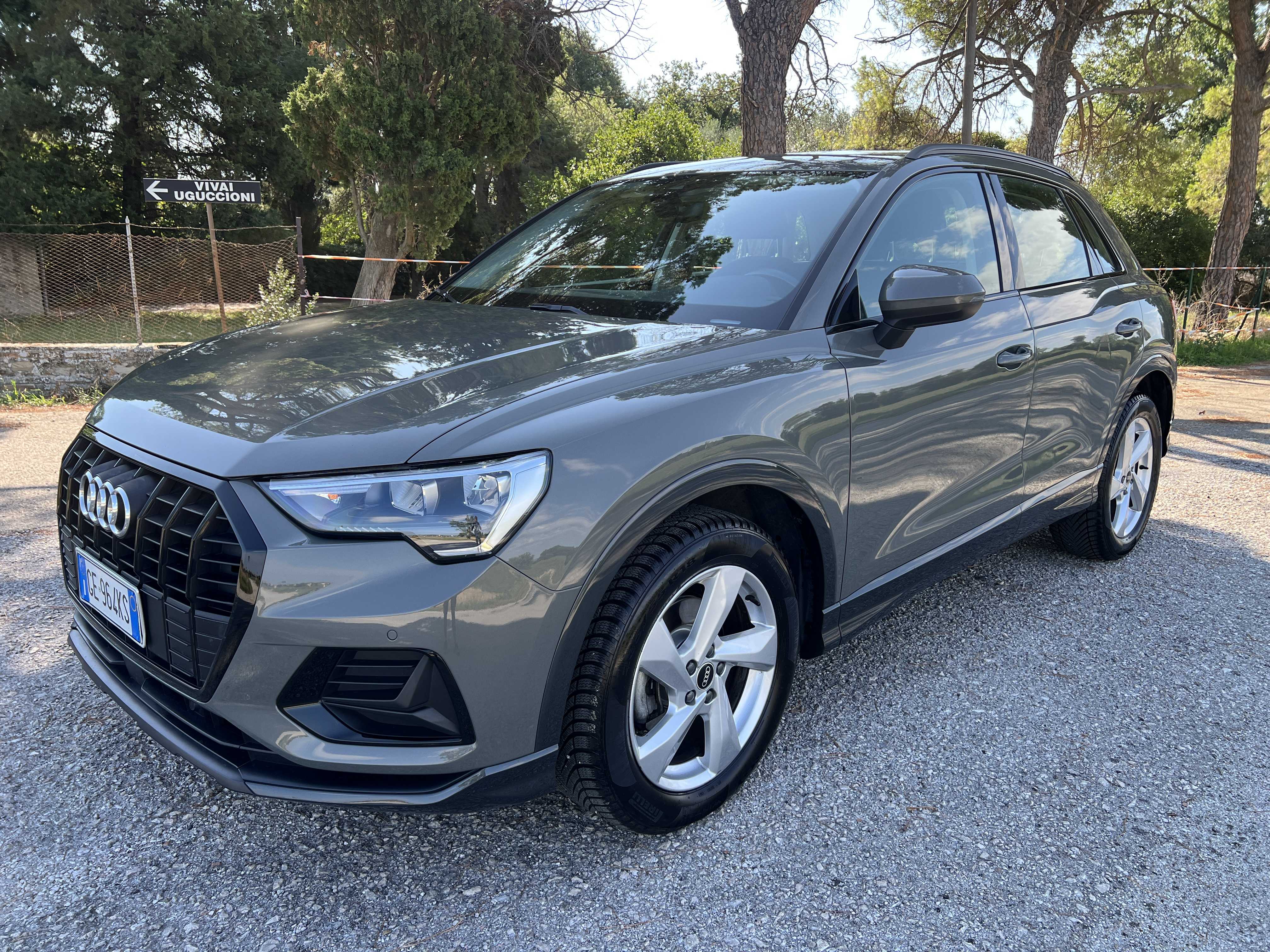Foto Audi Q3 TDI S tronic Business Advanced