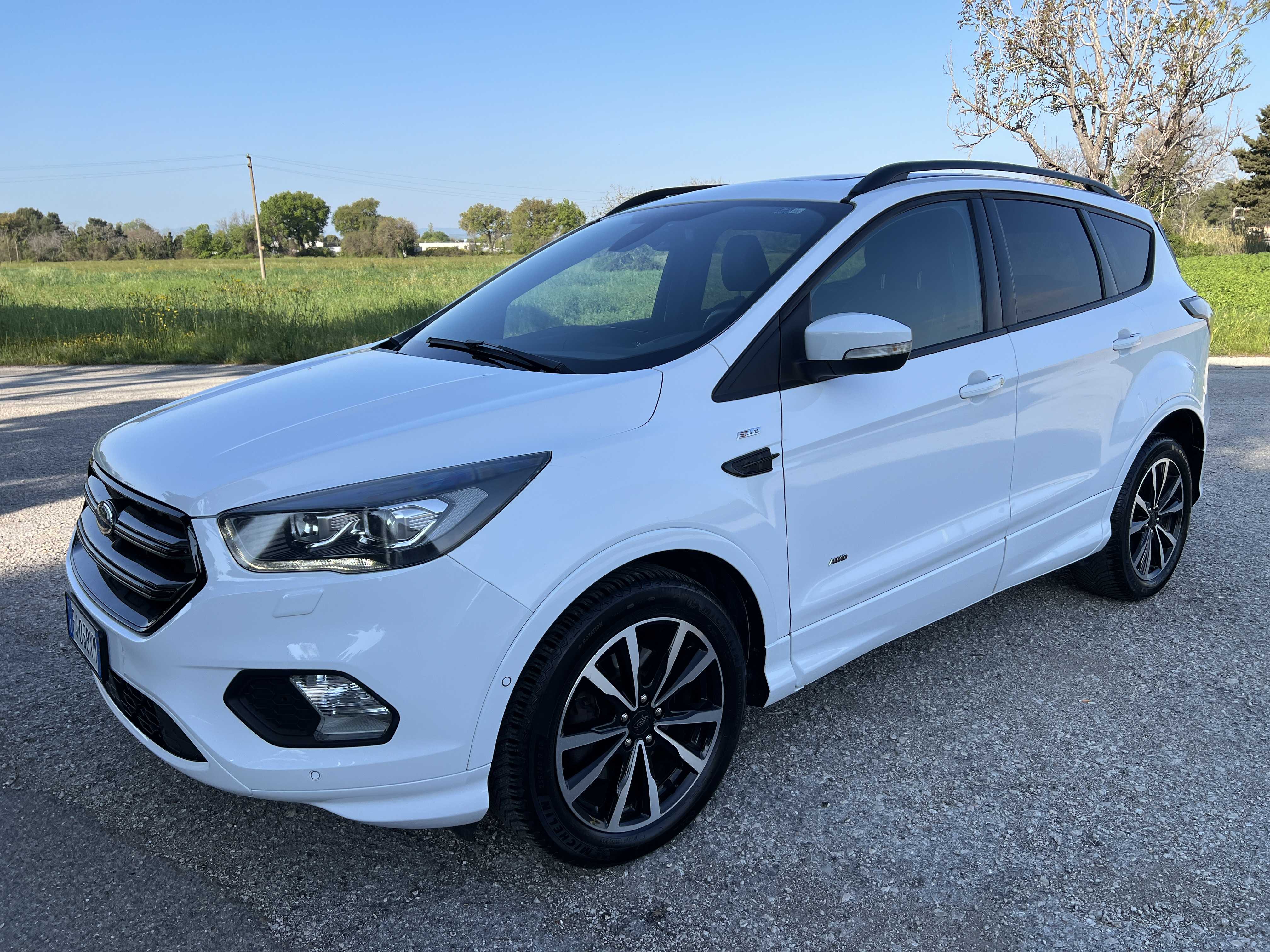 Foto Ford Kuga 2.0 TDCI SeS 4WD Powershift