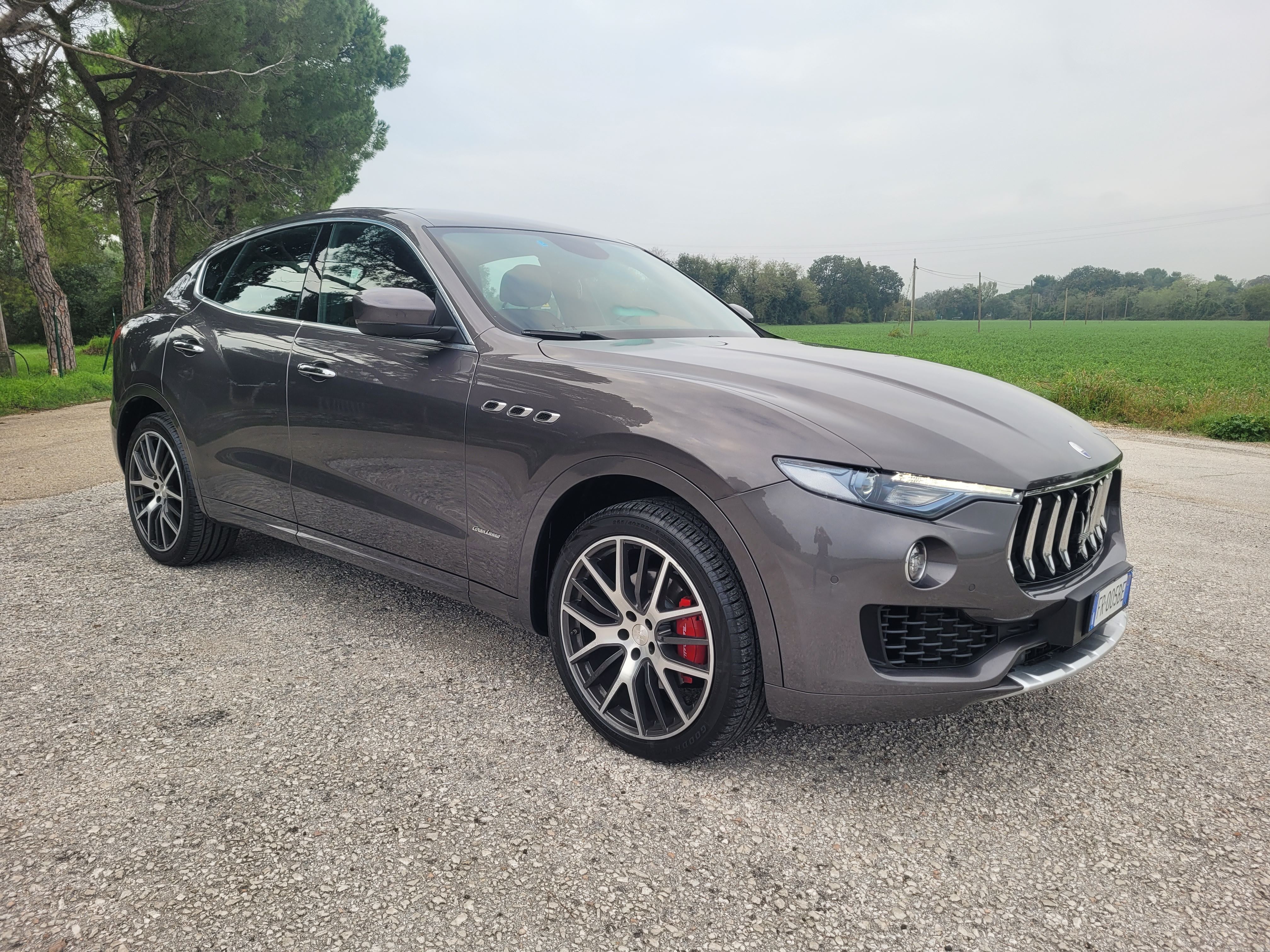 Foto Maserati Levante v6 AWD Granlusso