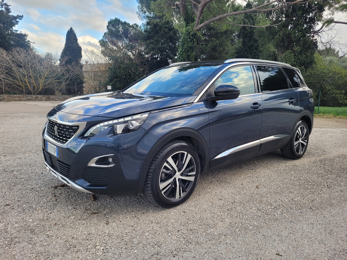 Foto Peugeot 5008 BlueHDi 130 SeS EAT8 GT Line