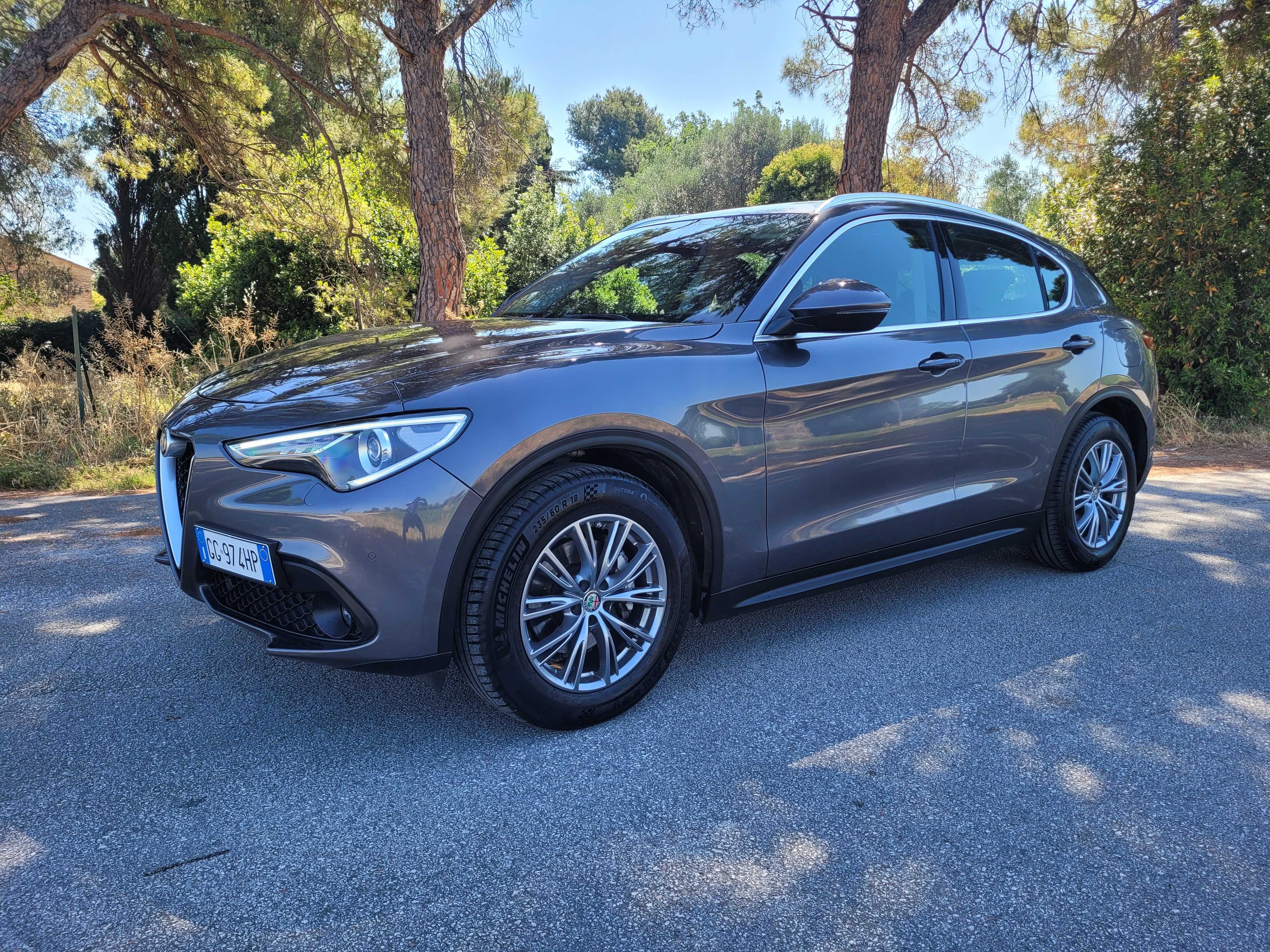 Foto Stelvio 2.2 Turbodiesel 190 CV AT8 Q4 Business