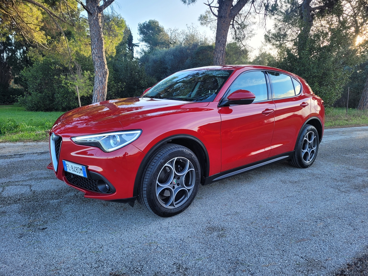 Foto Stelvio 2.2 Turbodiesel 210 CV AT8 Q4 Executive