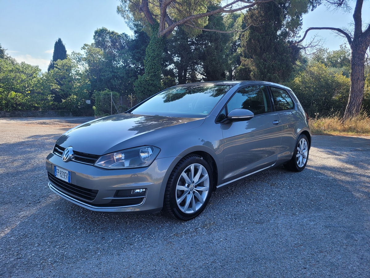 Foto Vw Golf 1.6 TDI 3p. Highline BlueMotion Technology