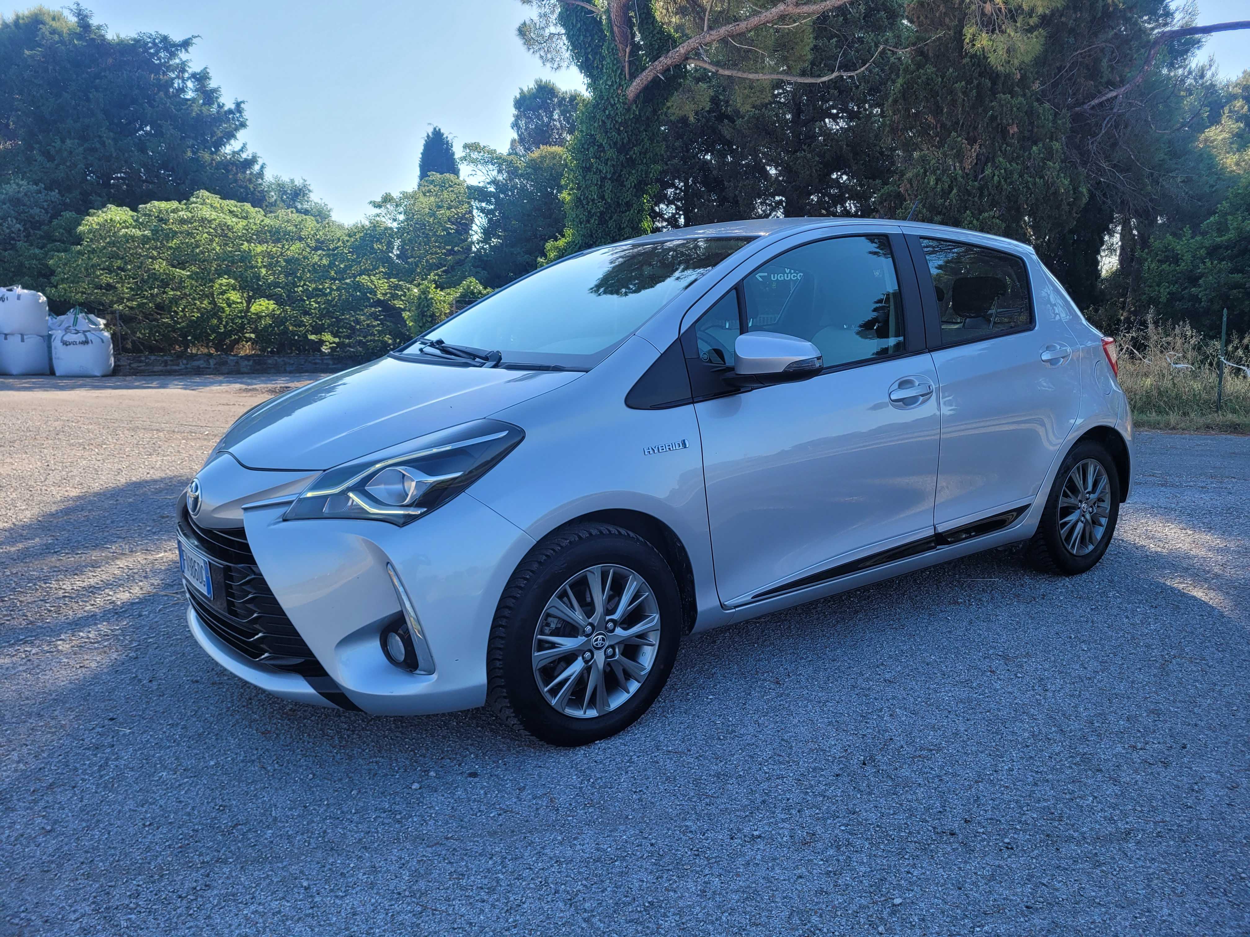 Foto Yaris 1.5 Hybrid 5 porte Active