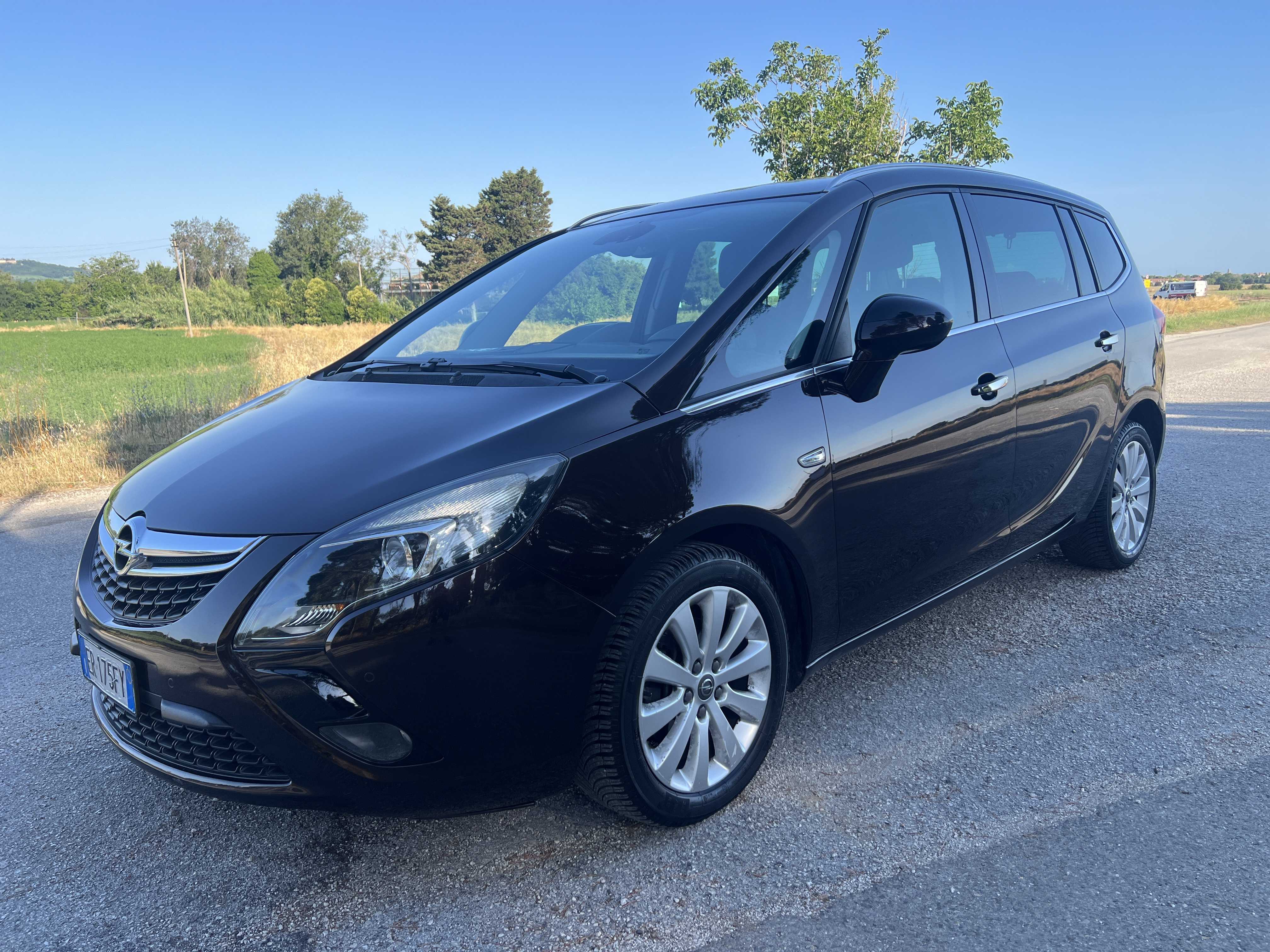 Foto Zafira Tourer 1.6 Turbo EcoM 150CV Cosmo